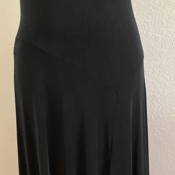 Travelers Chic Black Midi Dress - Picture 5 of 7